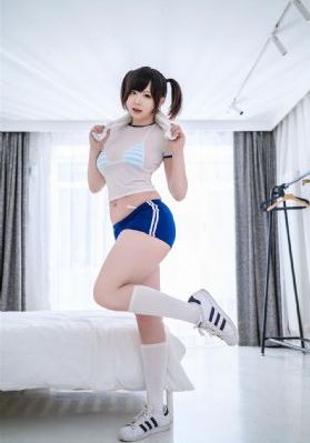 一边吻一边摸进内裤里